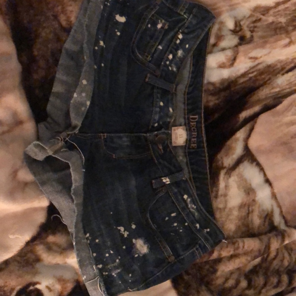 Decree short shorts